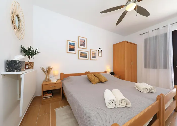 Hibis, No 2 Pensjonat Starigrad Paklenica