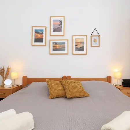 Hibis, No 2 Apartment Starigrad Paklenica