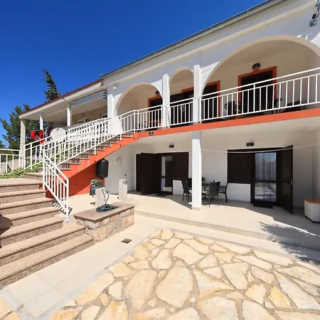 Hibis, No 2 Apartment Starigrad Paklenica
