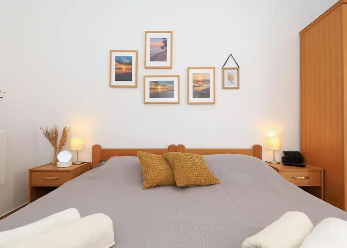 Hibis, No 2 Gostinjska kuća Starigrad Paklenica