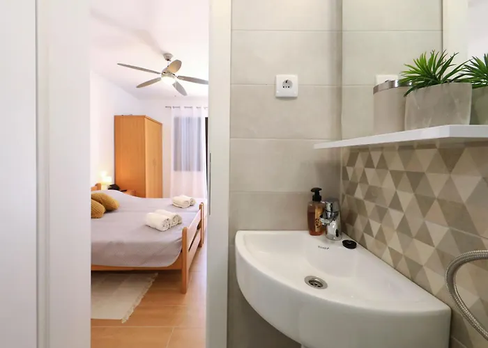 Hibis, No 2 Starigrad Paklenica